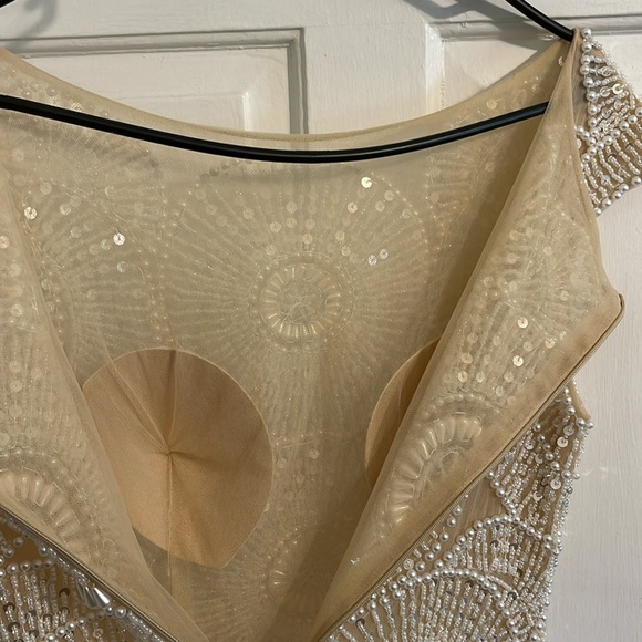 Wedding dress, never worn! - Picture 9 of 9